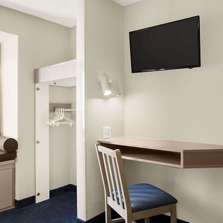 Microtel Inn By Wyndham Louisville East Bagian luar foto