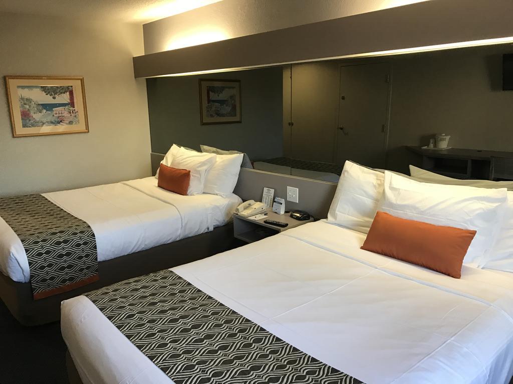Microtel Inn By Wyndham Louisville East Bagian luar foto