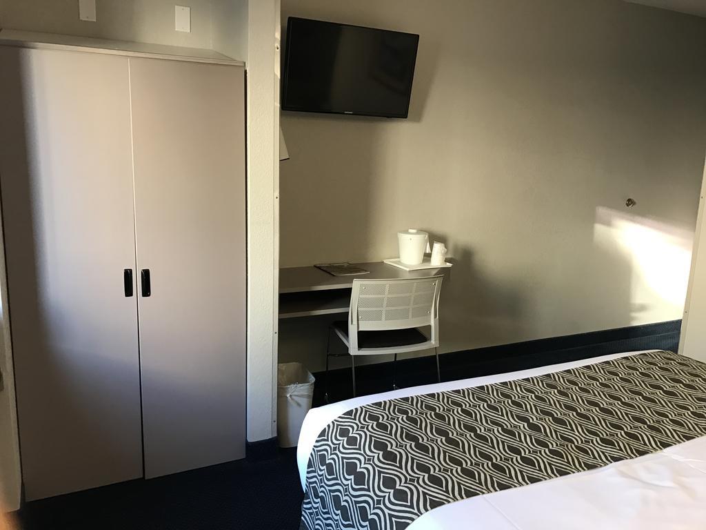 Microtel Inn By Wyndham Louisville East Bagian luar foto